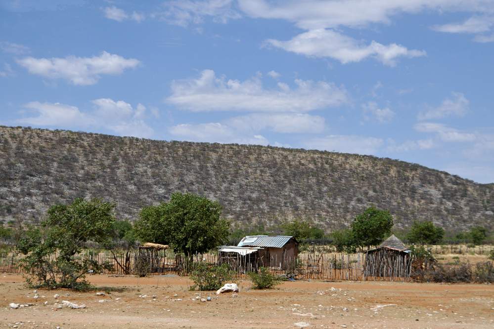 2011-11-12_14-40-50.jpg - Fahrt in das Kaokoland zum Volk der Himba
