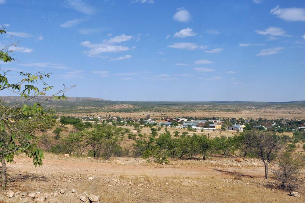 2011-11-12_16-15-34.jpg - Fahrt in das Kaokoland zum Volk der Himba (Blick auf Opuwo)