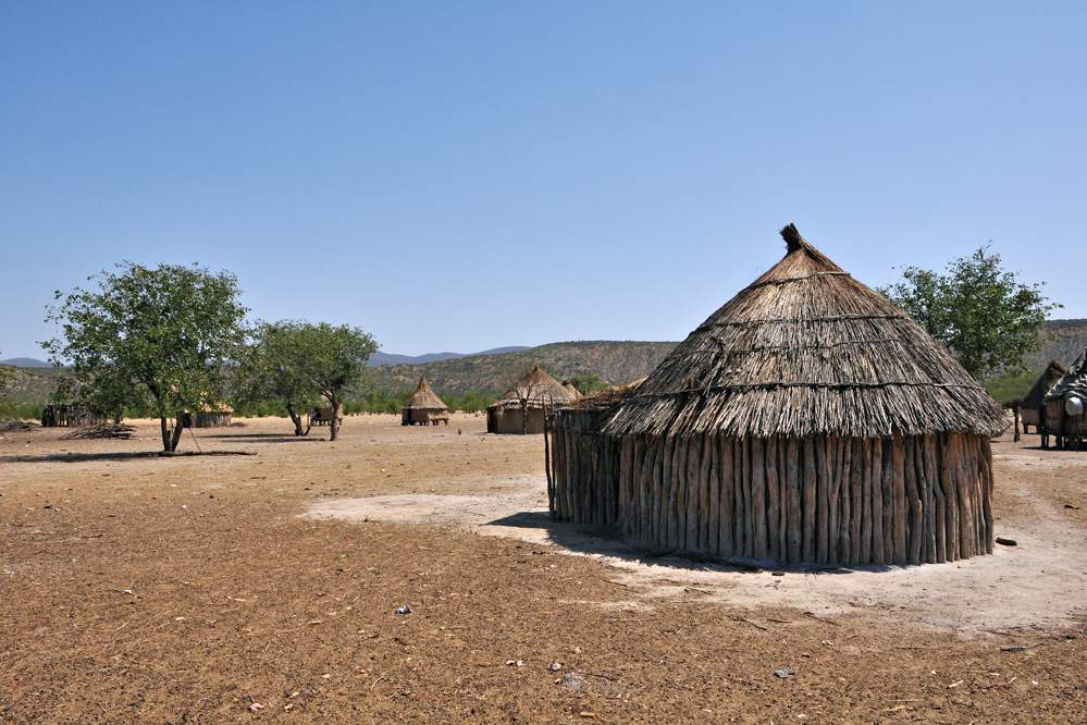 2011-11-13_10-40-50.jpg - Im Dorf der Himba