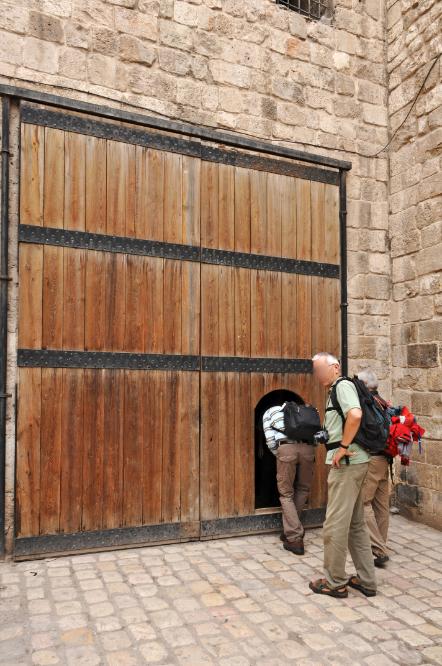 101011-112548.jpg - Aleppo: Die Eingangstür zur Seifenfabrik