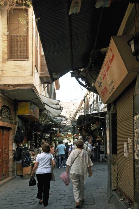 101016-112654.jpg - Damaskus: Gang durch die Altstadt zur Omajaden-Moschee.